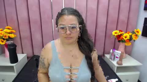 sara_thonson_ online show from January 28, 5:54 am