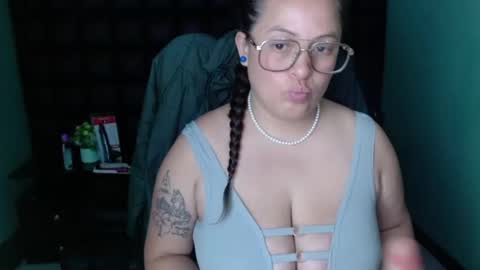 sara_thonson_ online show from February 21, 9:34 am