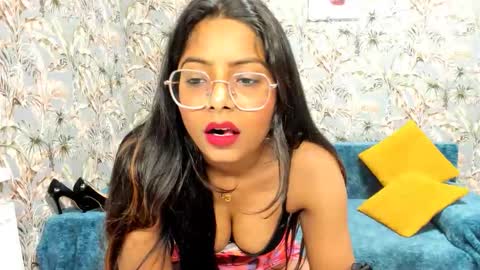 Snapshot of saraa_jayy chatting on September 19, 3:54 am saraa_jayy online show from September 19, 3:54 am