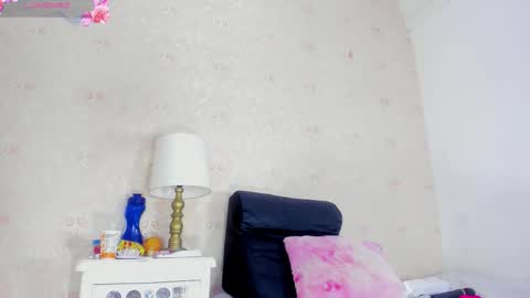 saraacollinss online show from October 15, 8:53 pm