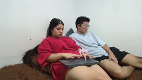 Snapshot of saraandthomas chatting on February 20, 12:52 am sara and thomas online show from February 20, 12:52 am
