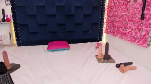 Snapshot of saraapril_1 chatting on September 25, 3:02 am SARAHGIL online show from September 25, 3:02 am