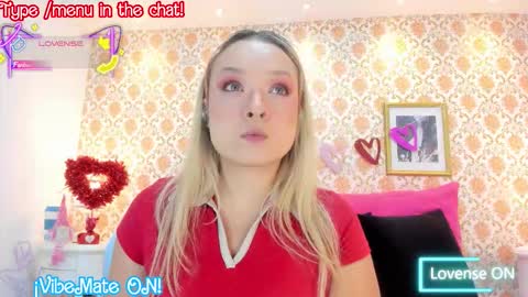 SaraAvila  online show from February 16, 8:29 pm