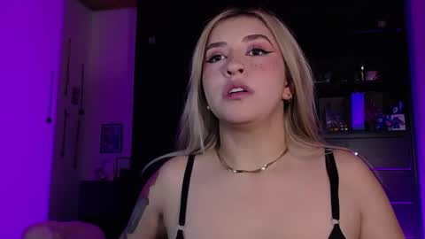 saradiazxxx online show from March 15, 8:51 am