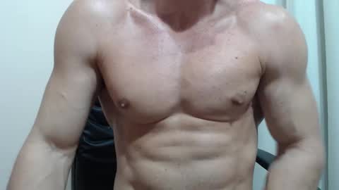 saradorj92 online show from February 20, 5:51 am