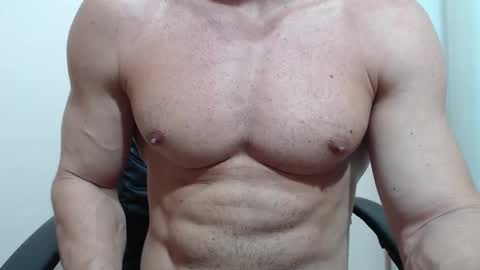 saradorj92 online show from February 8, 1:09 am