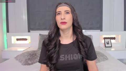 Snapshot of saragomez_1 chatting on February 17, 12:16 pm Sara Gomez online show from February 17, 12:16 pm