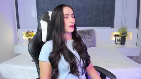 Snapshot of saragomez_1 chatting on October 6, 12:56 pm Sara Gomez online show from October 6, 12:56 pm
