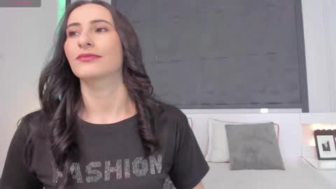Snapshot of saragomez_1 chatting on February 17, 3:22 pm Sara Gomez online show from February 17, 3:22 pm