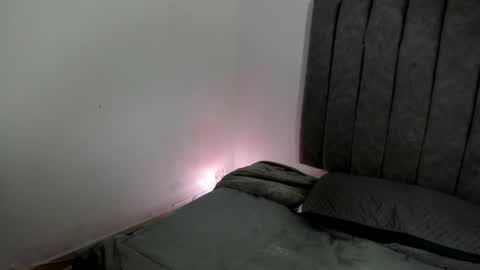 Snapshot of sarah__bigboobs chatting on October 7, 1:01 am sarah__bigboobs online show from October 7, 1:01 am