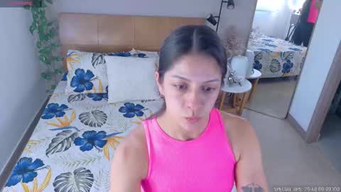 Snapshot of sarah_rayy chatting on October 20, 8:14 pm sarah_rayy online show from October 20, 8:14 pm