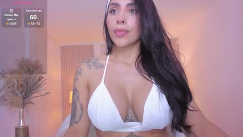 Sarah online show from March 11, 8:45 pm