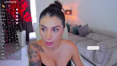 Snapshot of sarah_stonne_ chatting on February 25, 7:49 pm Sarah online show from February 25, 7:49 pm