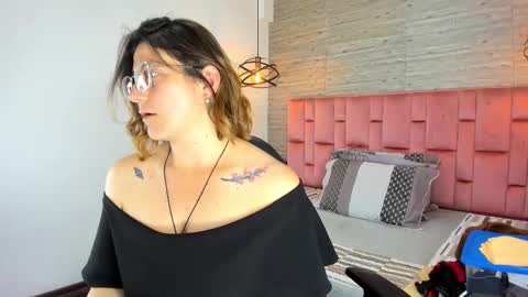 Snapshot of sarahdeyvis chatting on October 10, 8:24 pm Sarah Deyvis online show from October 10, 8:24 pm