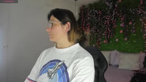 Sarah Deyvis online show from January 19, 1:21 pm