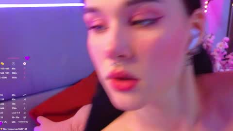 Sarah  online show from November 24, 10:52 pm