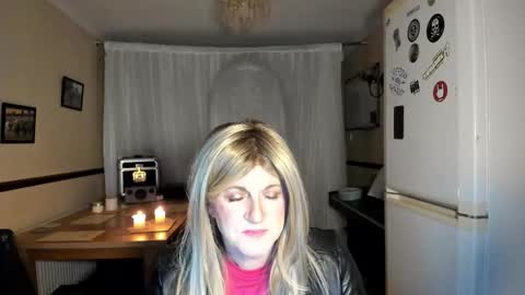SarahLorraine online show from January 18, 11:14 pm