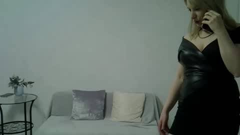 Snapshot of sarahphelps chatting on February 25, 8:42 pm sarahphelps online show from February 25, 8:42 pm
