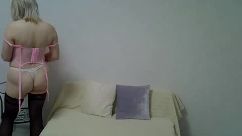 Snapshot of sarahphelps chatting on October 12, 8:21 pm sarahphelps online show from October 12, 8:21 pm