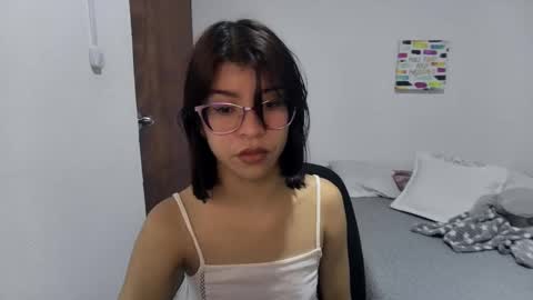 Snapshot of sarahsmitt chatting on September 11, 1:01 pm Sarah online show from September 11, 1:01 pm