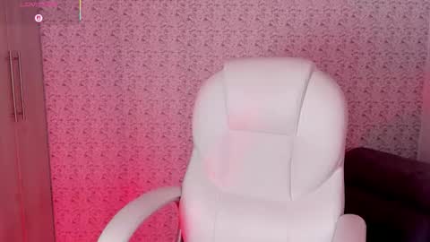 Sara jones   online show from September 19, 12:31 pm