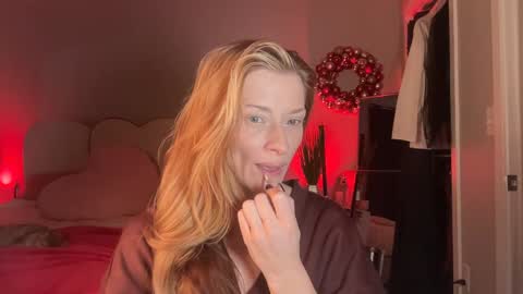 Back from Vacay  Follow for more here  online show from October 21, 3:33 am