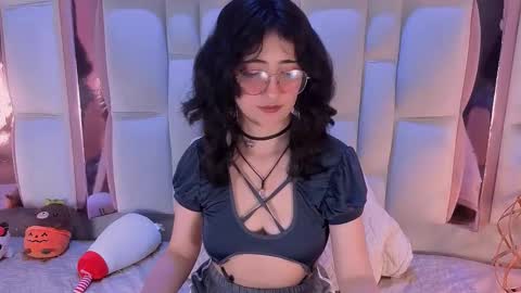 sara  online show from December 15, 6:20 am