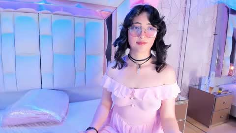 Snapshot of saramartini2 chatting on October 4, 7:06 am sara online show from October 4, 7:06 am