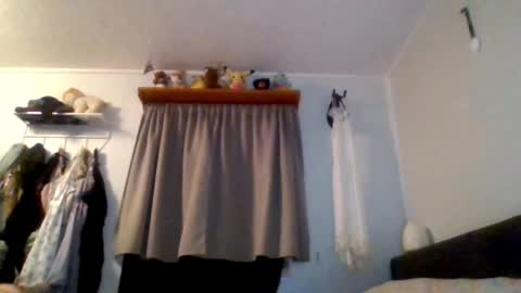 Snapshot of sarapatches chatting on October 15, 8:15 am sarapatches online show from October 15, 8:15 am