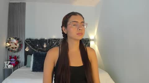 Sara online show from November 16, 7:38 pm