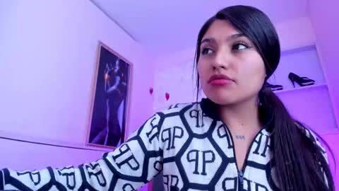 sarastonesx online show from October 16, 5:51 am