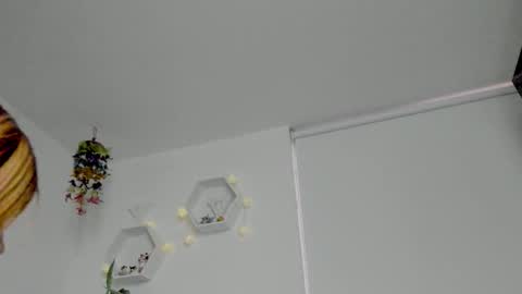 Saray  online show from January 16, 11:25 pm