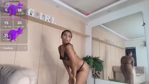 Snapshot of saray_mardez chatting on February 24, 7:09 pm Saray Mardez online show from February 24, 7:09 pm