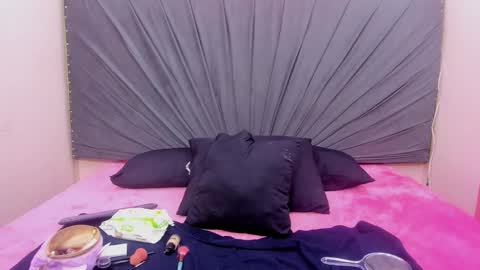 Snapshot of saray_messy chatting on October 17, 2:32 pm Saray online show from October 17, 2:32 pm