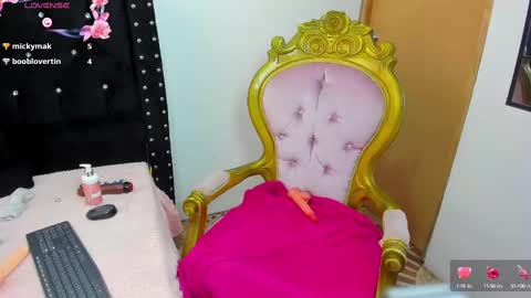Snapshot of saraymoorex_ chatting on March 9, 7:48 pm Saray online show from March 9, 7:48 pm