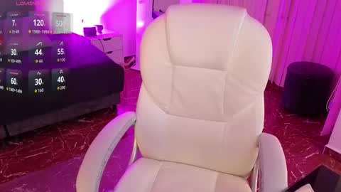 Sari  online show from January 17, 9:12 pm