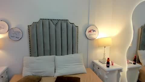 sarit_ online show from May 1, 11:48 am