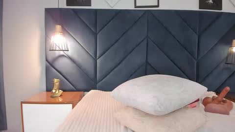 Sara  online show from October 25, 4:35 am