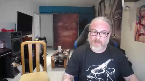 Snapshot of saruandjay chatting on October 9, 8:09 am Giselle and Jay online show from October 9, 8:09 am
