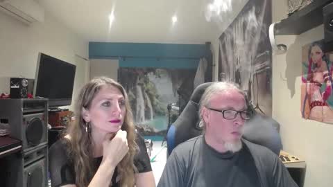 Snapshot of saruandjay chatting on October 17, 7:18 pm Giselle and Jay online show from October 17, 7:18 pm