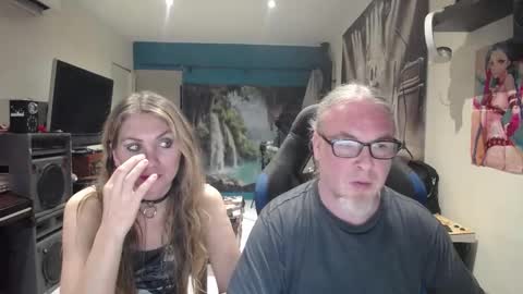 Snapshot of saruandjay chatting on October 16, 5:56 pm Giselle and Jay online show from October 16, 5:56 pm