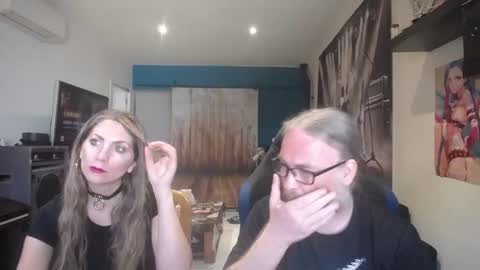 Snapshot of saruandjay chatting on October 1, 8:13 am Giselle and Jay online show from October 1, 8:13 am