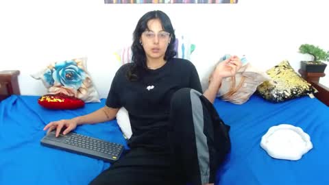 Snapshot of sasha_blondi chatting on October 17, 1:53 am Sashita online show from October 17, 1:53 am
