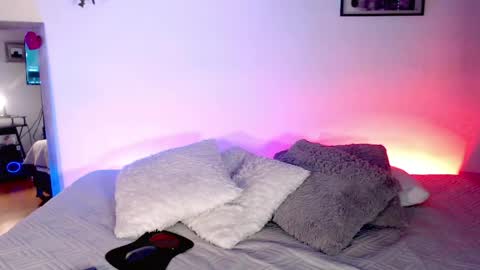 sasha_bowei online show from April 14, 2:04 am