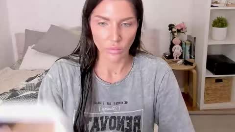 Snapshot of sasha_miro chatting on September 12, 2:13 am Sasha Miro online show from September 12, 2:13 am
