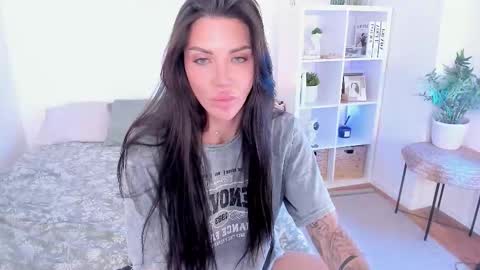 Snapshot of sasha_miro chatting on September 15, 2:35 am Sasha Miro online show from September 15, 2:35 am