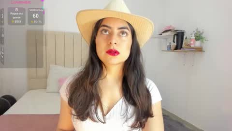 Snapshot of sashaa_petit chatting on September 15, 11:55 am Sashaa online show from September 15, 11:55 am