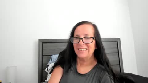 Snapshot of sassypeachgoddess chatting on October 5, 8:38 pm sassypeachgoddess online show from October 5, 8:38 pm