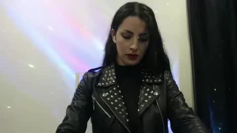 Snapshot of satansbabenia_v chatting on January 14, 12:43 am Nia online show from January 14, 12:43 am