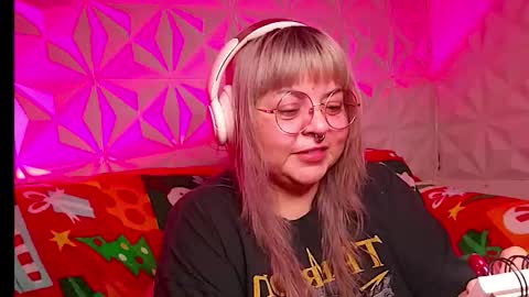 Gina George online show from December 18, 2:07 am